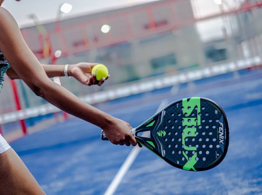 what is the differences between Padel and Tennis